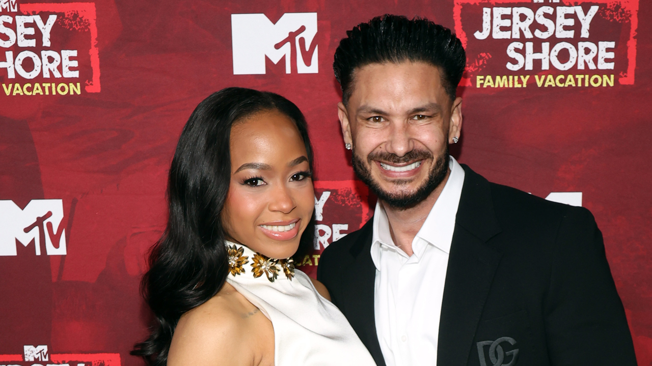 Jersey Shore’s DJ Pauly D Is Engaged After Proposing to Longtime Girlfriend Nikki Hall in Las Vegas